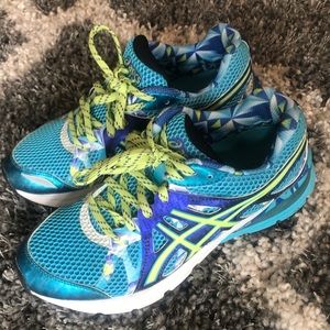 ASICS Gel Running shoe, sz 6 worn once!